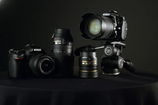 Kameror Nikon D90 Nikon D7000 Linser Svart Bakgrund — Stockfoto