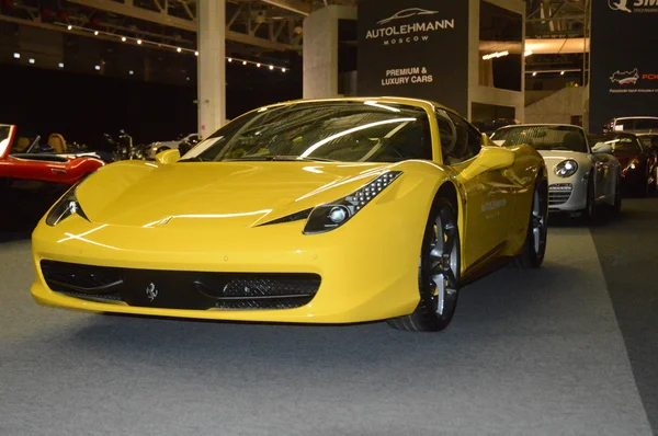 Lamborghini Cor Amarela Showroom — Fotografia de Stock