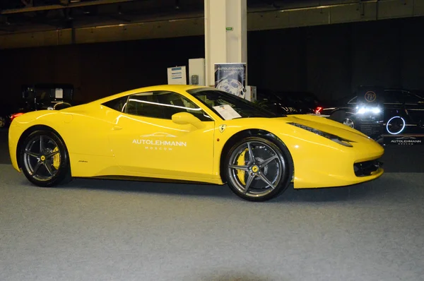 Lamborghini Cor Amarela Showroom — Fotografia de Stock