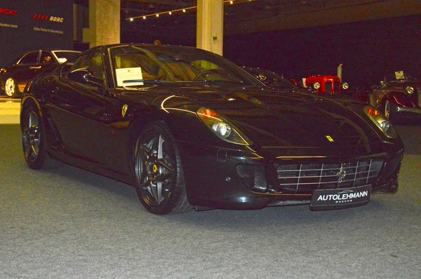 Ferrari Color Wet Asphalt Showroom — Stock Photo, Image