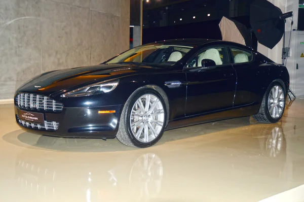 Aston Martin DB9 auto nello showroom — Foto Stock