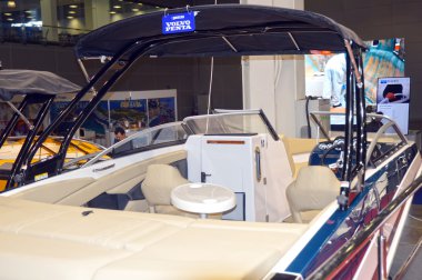 Kabin tekne, direksiyon simidi, pano, güverte