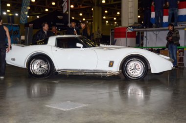 Moskova Show 2015 ayarlama. Beyaz Corvette