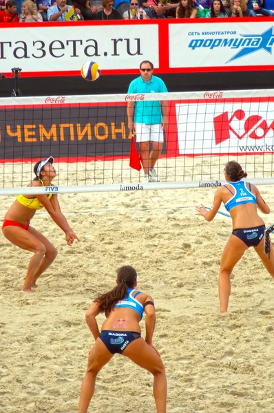 2015 Moscú Gland Slam Torneo Voleibol Playa Partido por el 3er lugar Italia - China —  Fotos de Stock