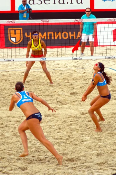 2015 Moscú Gland Slam Torneo Voleibol Playa Partido por el 3er lugar Italia - China — Foto de Stock