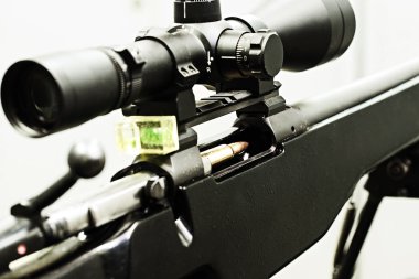 keskin nişancı tüfeği ile kurşun