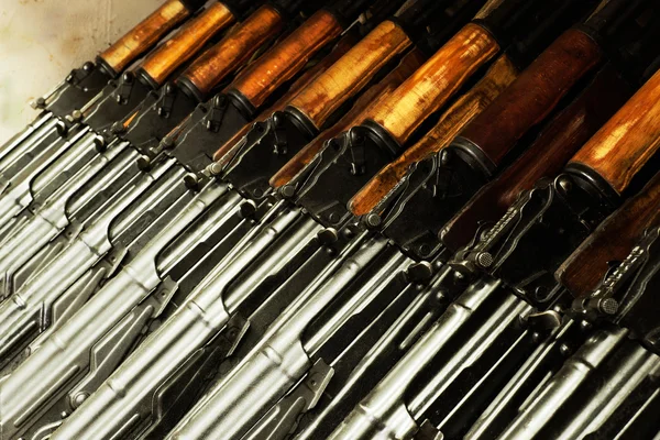 Ametralladoras en la armería — Foto de Stock