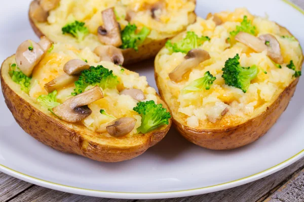 Broccoli, Cheese and Mushroom Chowder Potato — Stock Photo, Image