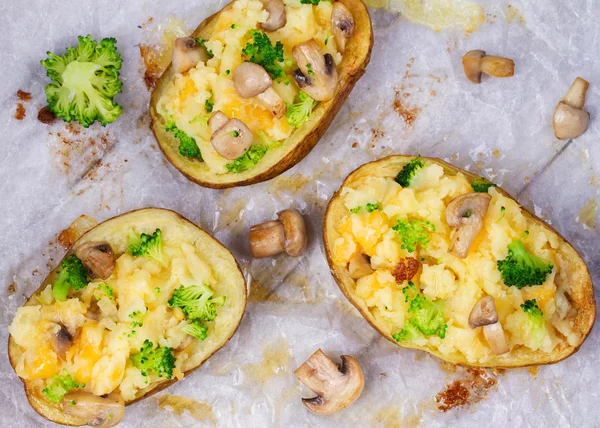 Broccoli, Cheese and Mushroom Chowder Potato — Stock Photo, Image