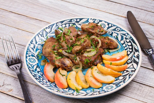 Sauteed chicken liver with apple and onion — Stock Photo, Image