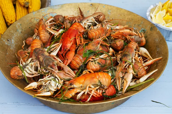 Crayfish cooking in a large pot — Stock Photo, Image