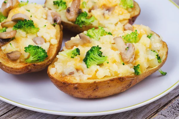 Broccoli, Cheese and Mushroom Chowder Potato — Stock Photo, Image