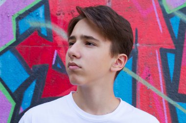 Genç çocuğun dış portresi