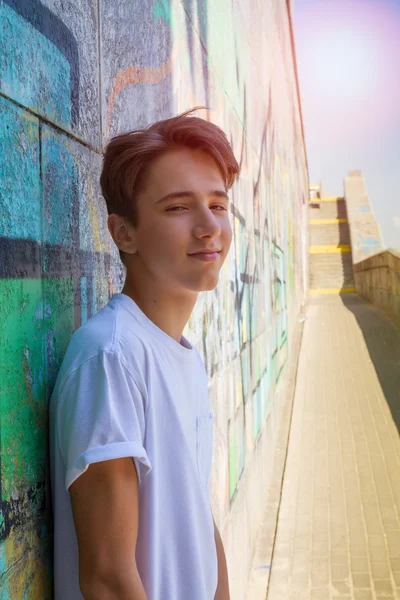 Outside portrait of teen boy — Stock Photo, Image