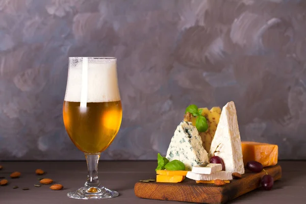 Beer Cheese Glass Beer Cheese Walnuts Ale Food Concept Copy — Stock Photo, Image