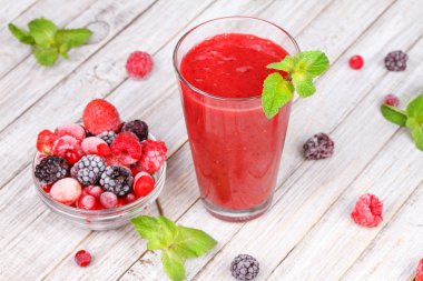 Nane ile yaz meyve güler yüzlü dondurulmuş