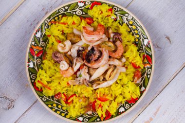 Deniz ürünleri risotto