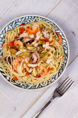 Deniz ürünleri makarna