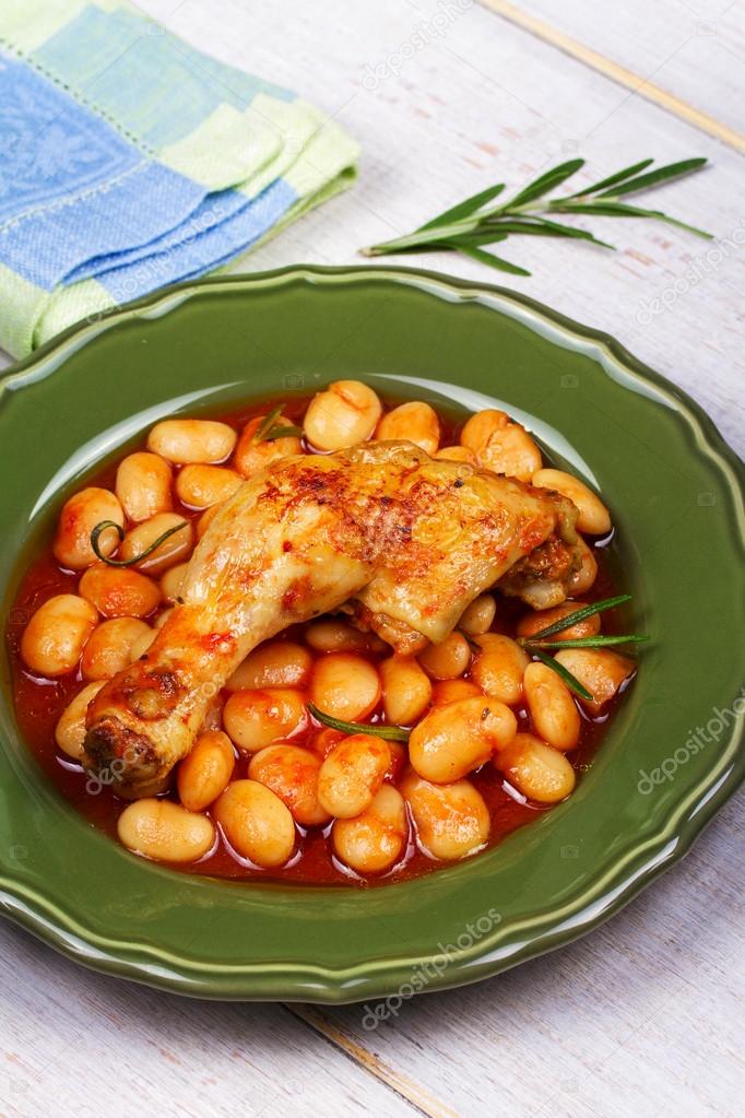 Chicken with white beans and rosemary