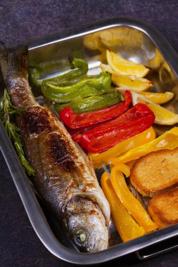 Seabuss sebzeler, limon ve biberiye