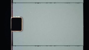 Klasik 8mm Film Reel Overlay with Cinematic Grain, Dust Layers, Scratched Frames and Analog Flicker. Yüksek kalite 4k görüntü