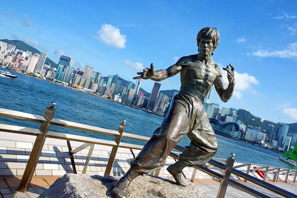 Bruce Lee heykeli Hong Kong 'da — Stok fotoğraf