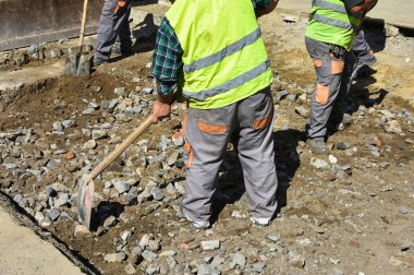 inşaat işçileri iş başında