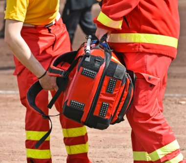 Ambulans malzeme ile tıbbi malzeme