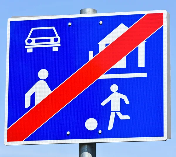 End of the residential area traffic sign — Stock Photo, Image