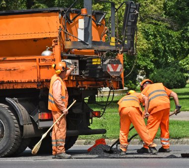 Şehir içinde yol inşaatı