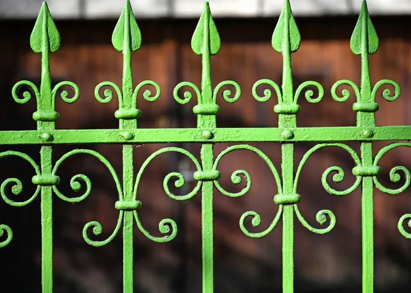Grön Metall Staket Trädgård — Stockfoto