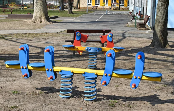 Teeter Engraçado Parque Infantil — Fotografia de Stock