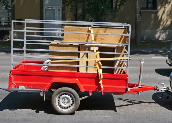 Släpvagn Lastade Gamla Möbler Gatan — Stockfoto