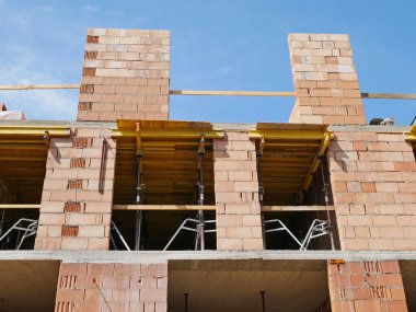 Yeni bir apartman inşaatı