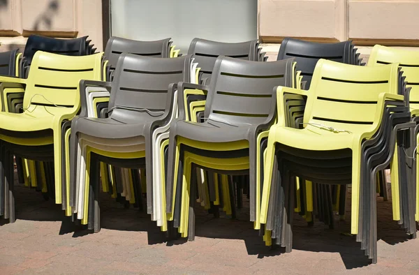 Stapelbare Plastikstühle Freien Auf Der Straße — Stockfoto