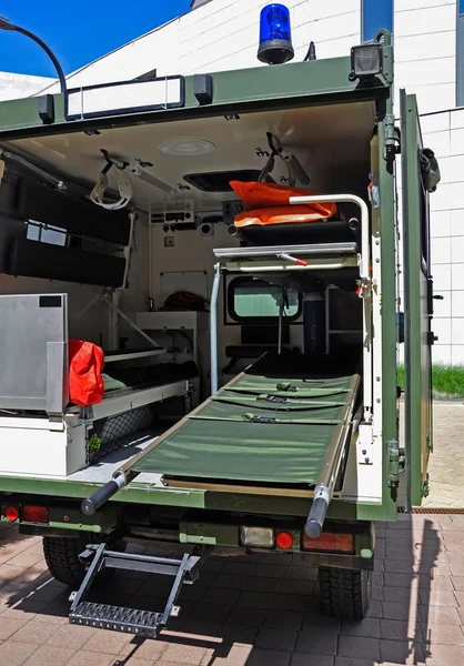 Brancard in de militaire ambulance — Stockfoto