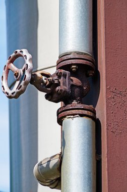 Çelik boru hattı üzerinde Vana