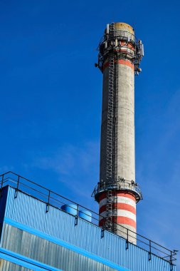 Duman elektrik santrali yığını