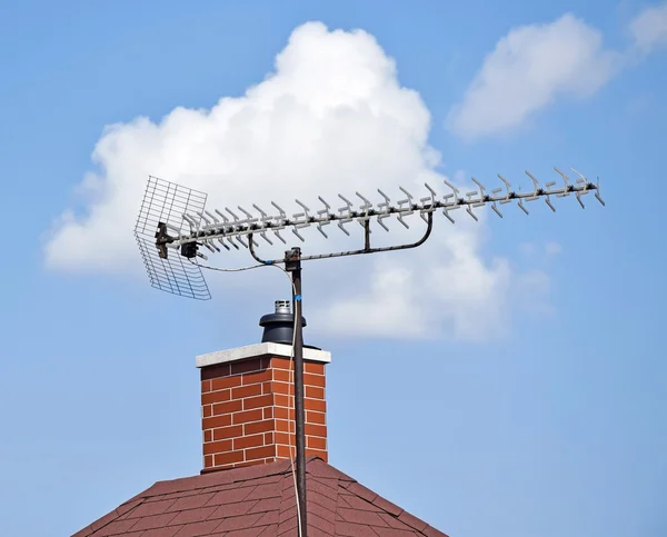 Television antenna on the roof — Stock Photo, Image