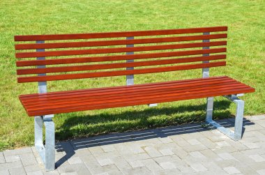 Yeni park bankında