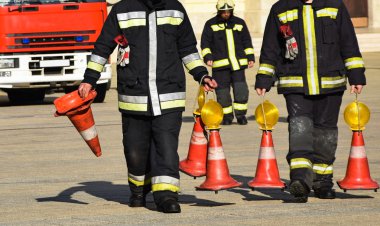 Trafik koniler ile itfaiye
