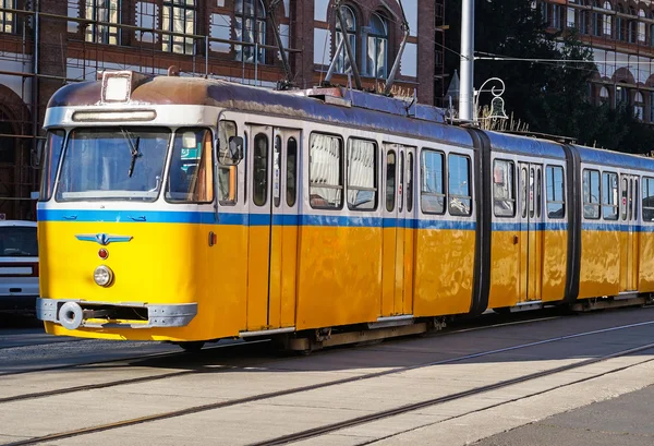 Alte Straßenbahn in der Stadt — Stockfoto