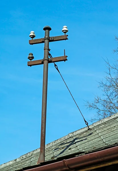 Vecchio palo del telefono — Foto Stock