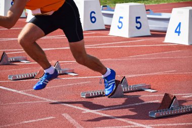 Koşucu koşu parkuru üzerinde