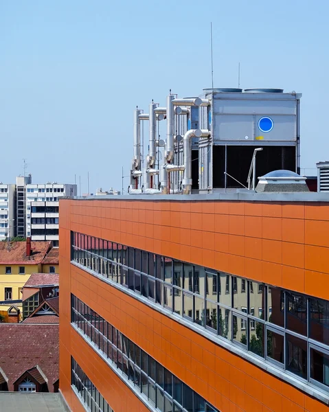 Air conditioners on the top of an office building — Stock Photo, Image