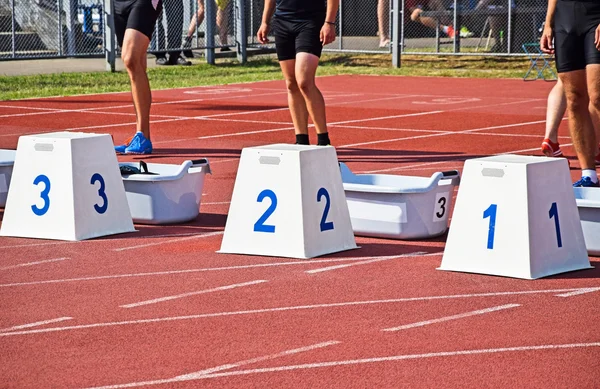 Começando na pista de corrida — Fotografia de Stock