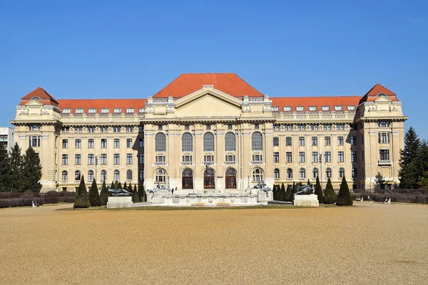 Univerzitní budovy, Debrecín, Maďarsko — Stock fotografie