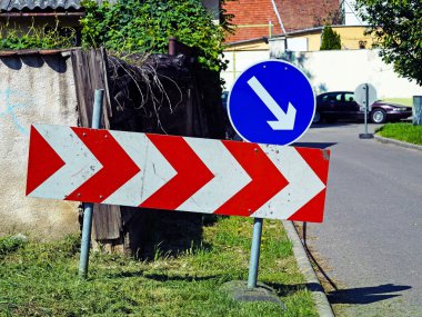 Yol engelleri yol geçiş