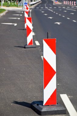 Yol engelleri yol geçiş