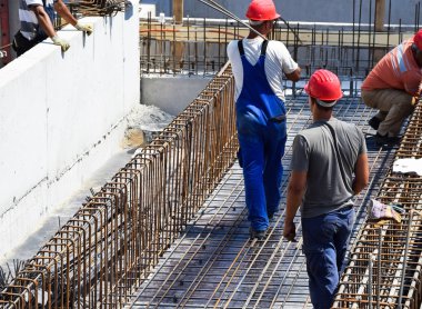 İnşaat alanında çalışma